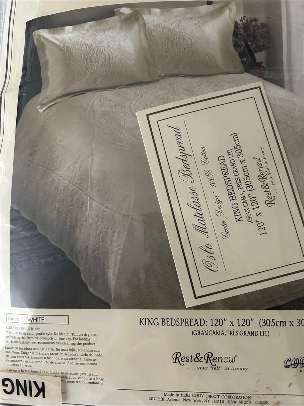 Oslo Matelassé Bedspread - White